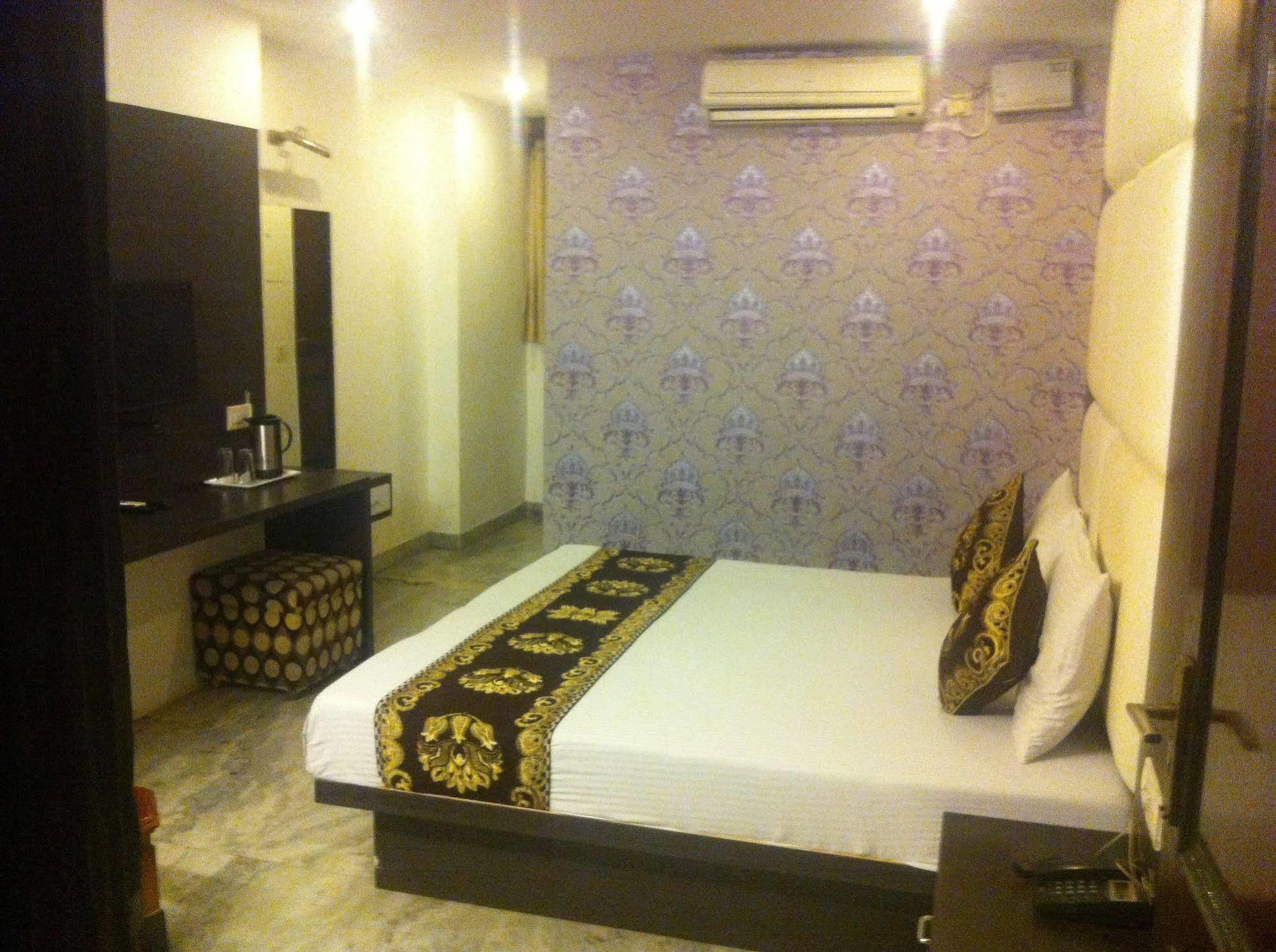 Hotel Karat 87 Inn New Delhi Eksteriør bilde