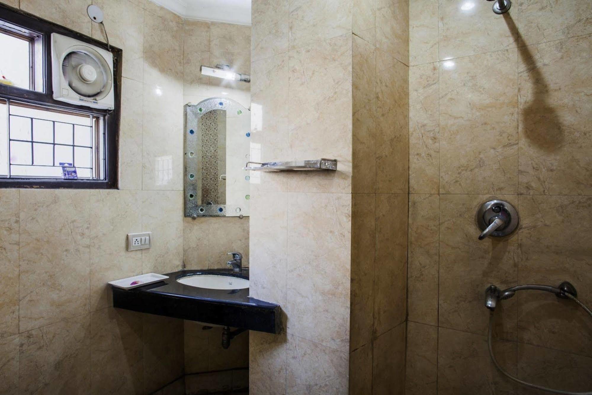 Hotel Karat 87 Inn New Delhi Eksteriør bilde