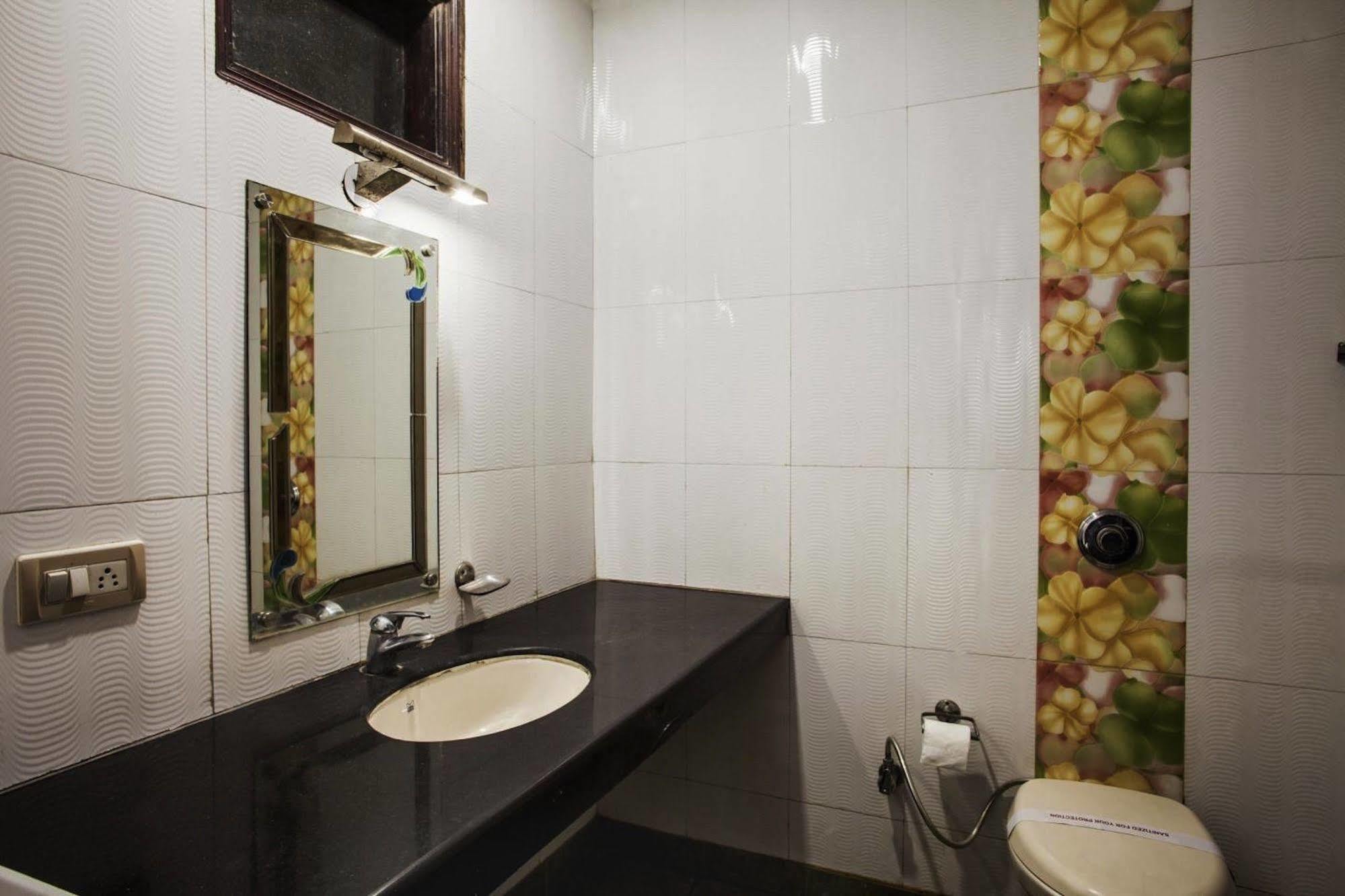 Hotel Karat 87 Inn New Delhi Eksteriør bilde