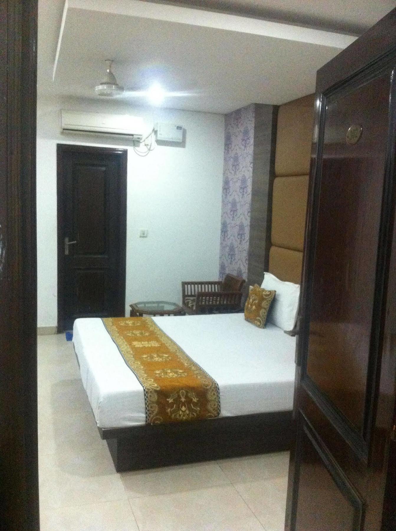 Hotel Karat 87 Inn New Delhi Eksteriør bilde