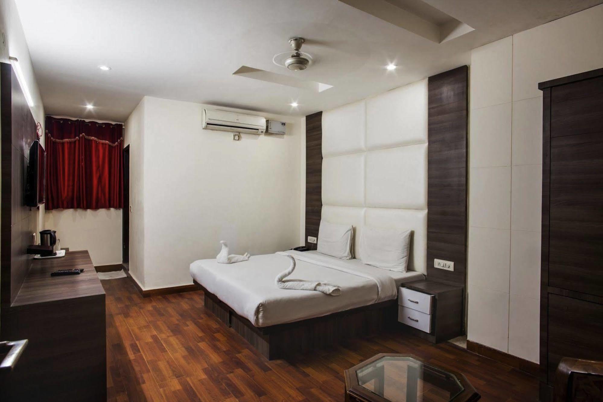 Hotel Karat 87 Inn New Delhi Eksteriør bilde