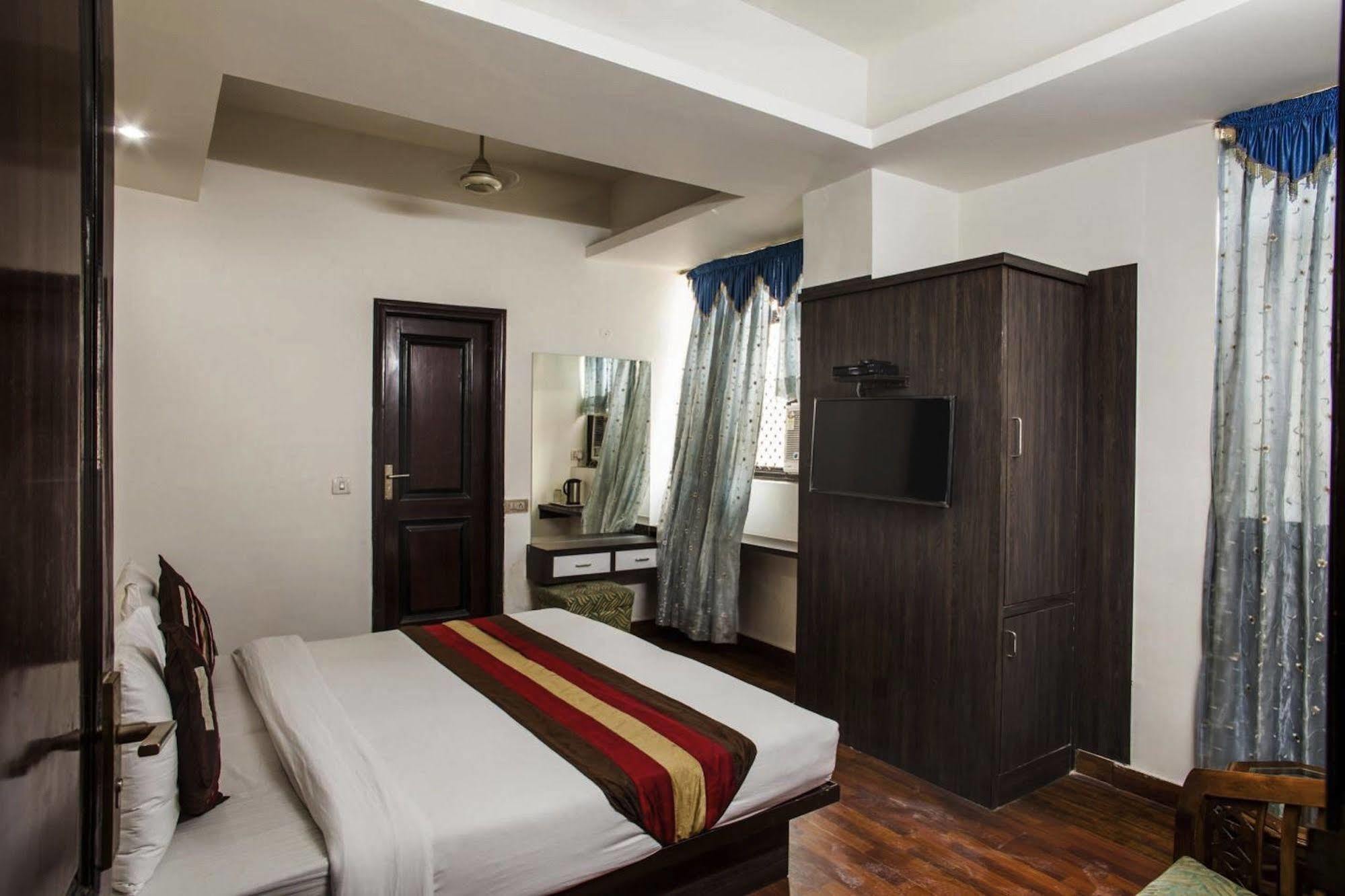 Hotel Karat 87 Inn New Delhi Eksteriør bilde