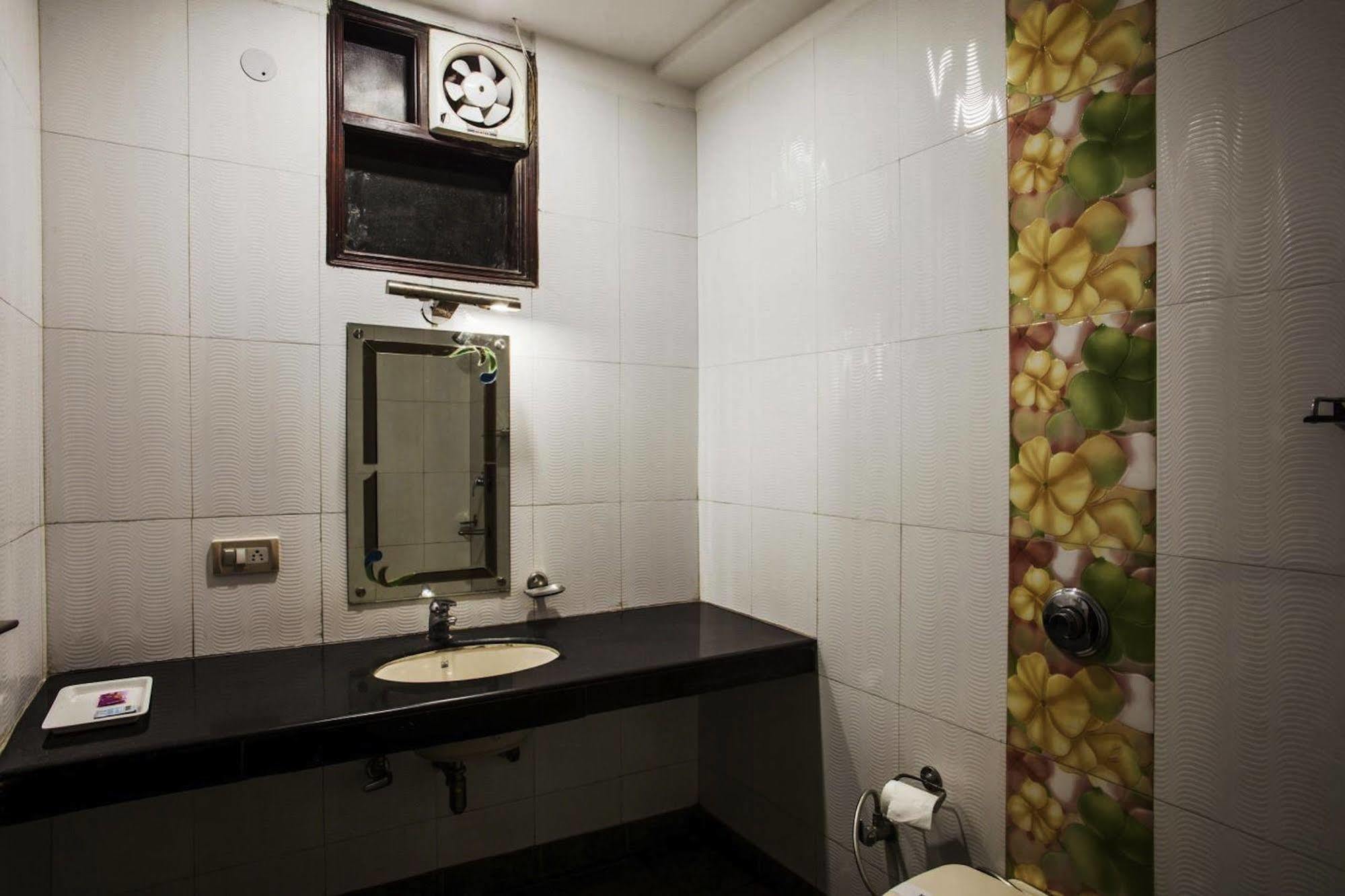 Hotel Karat 87 Inn New Delhi Eksteriør bilde