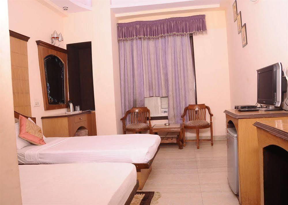 Hotel Karat 87 Inn New Delhi Eksteriør bilde